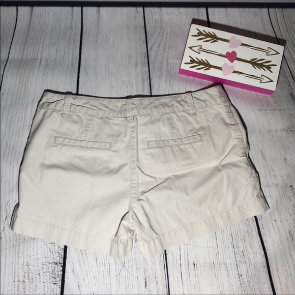 Ann Taylor (petites) Short Size:4P - Picture 3 of 5